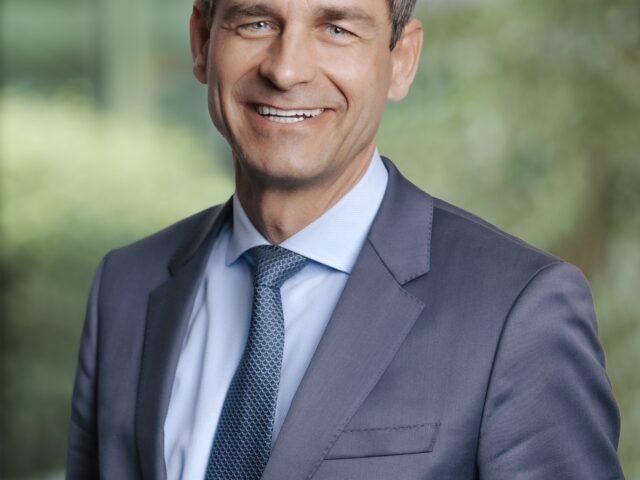 Yoğurt kaplarından kalıp levhasına uzanan bir yolculuk: Doka’nın yeni ürünü Xlife Top, geri dönüştürülmüş plastikten üretildi