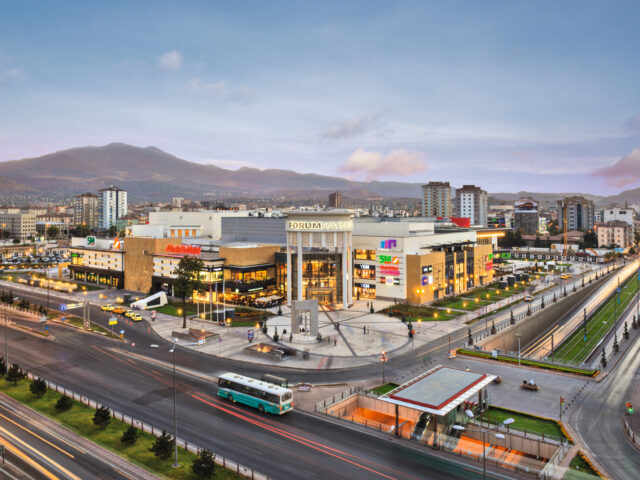 Cushman & Wakefield | TR International 2026 yılını 2 dev satışla açtı