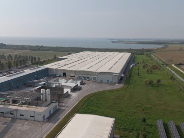 Şişecam Kuzey İtalya’daki Kaplamalı Cam Hattı Yatırımını Tamamladı