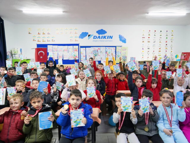 DAIKIN TEMİZ HAVA BİLİNCİNİ YAYMAYA DEVAM EDİYOR! 5 YENİ OKULDA DAHA TEMİZ HAVA SINIFI