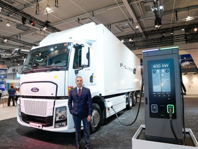 FORD TRUCKS TİCARİ ARAÇ SEKTÖRÜNÜN EN ÖNEMLİ BULUŞMA NOKTALARINDAN BİRİ OLAN HANNOVER ULUSLARARASI TİCARİ ARAÇ FUARI’NDA ZİYARETÇİLER İLE BULUŞUYOR 