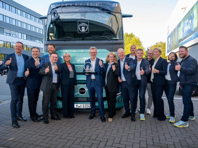 Volvo Trucks’ın Elektrikli Kamyonları “2027 Uluslararası Yılın Kamyonu” (IToY) Ödülünü Kazandı